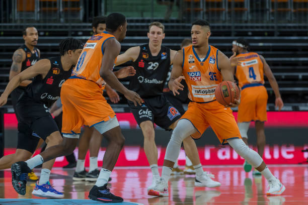 的激烈对决 的激烈对决